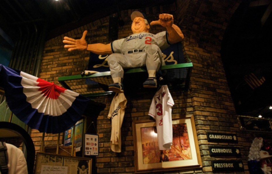 Baseball Cafe - Interior Decor